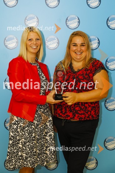  Nina Šumi, vodja trženjskih projektov, SPAR Slovenija d.o.o.;  Nataša Purgaj, Spar SlovenijaTrusted Brand 2020, podelitev priznanj