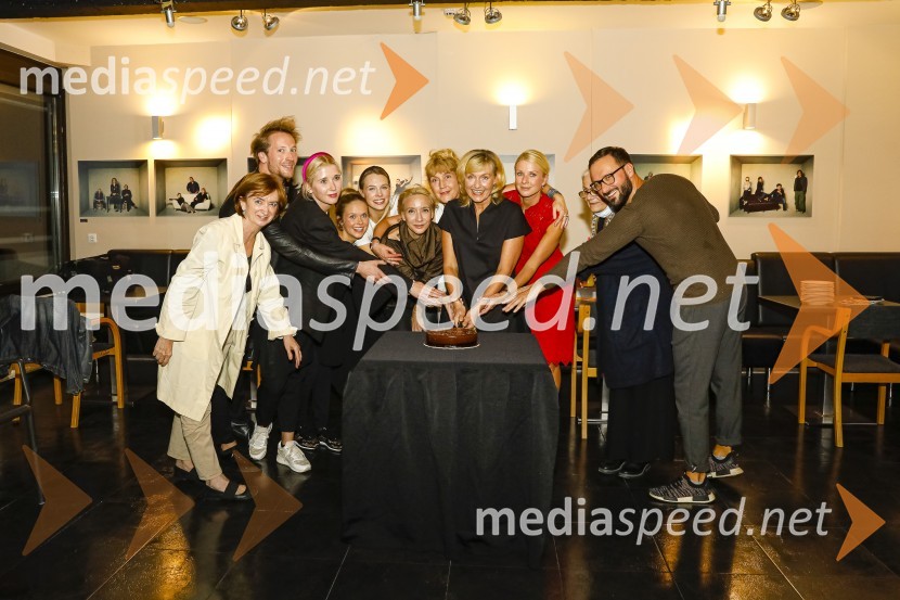 Trije milijoni minut, premiera