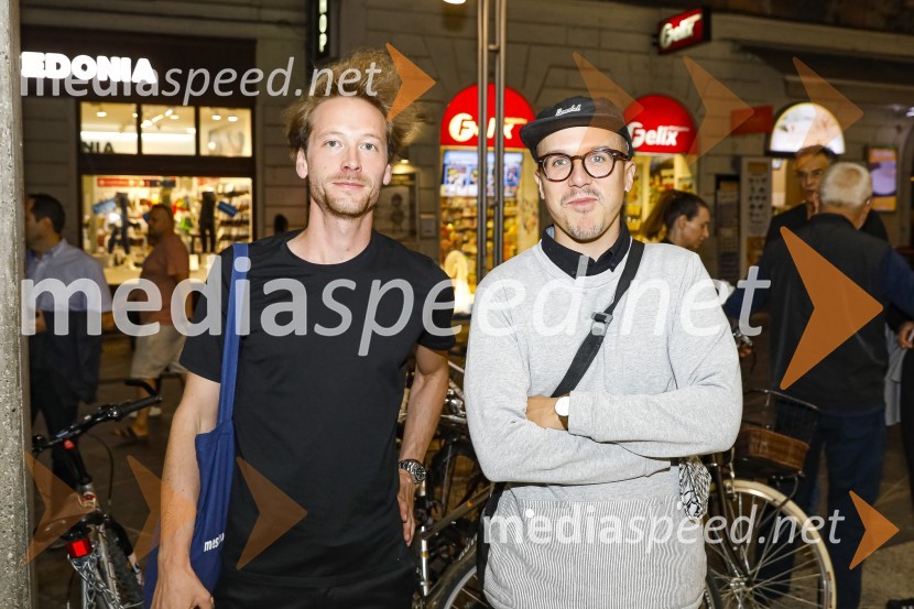 Trije milijoni minut, premiera