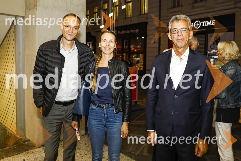  Aleksander Salkič, svetovalec predsednika uprave Petrol d.d.;  Mojca Salkič;  ... Trije milijoni minut, premiera