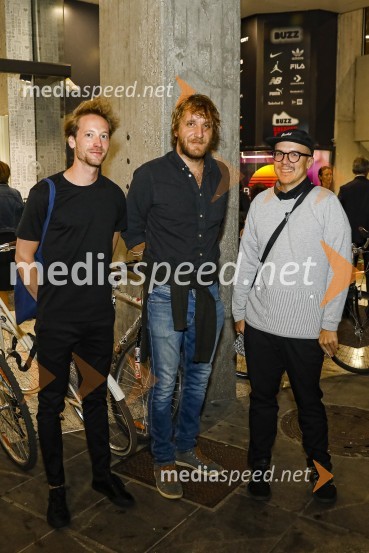 Trije milijoni minut, premiera