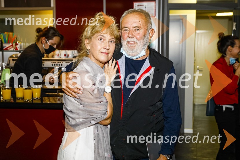  Barbara Hieng Samobor, direktorica in umetniška vodja MGL;  ... Trije milijoni minut, premiera