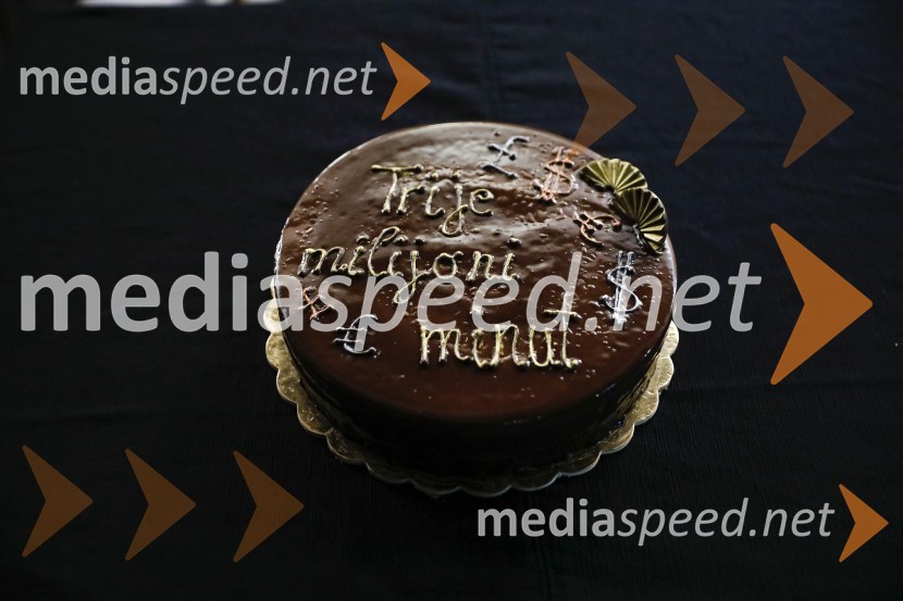 Trije milijoni minut, premiera