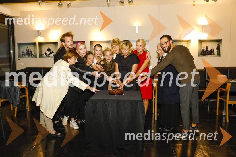 Trije milijoni minut, premiera