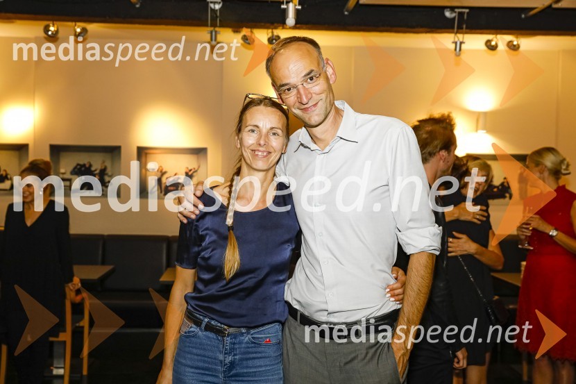  Mojca Salkič;  Aleksander Salkič, svetovalec predsednika uprave Petrol d.d.Trije milijoni minut, premiera