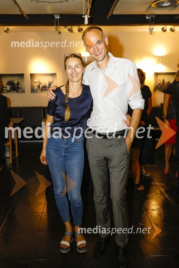  Mojca Salkič;  Aleksander Salkič, svetovalec predsednika uprave Petrol d.d.Trije milijoni minut, premiera