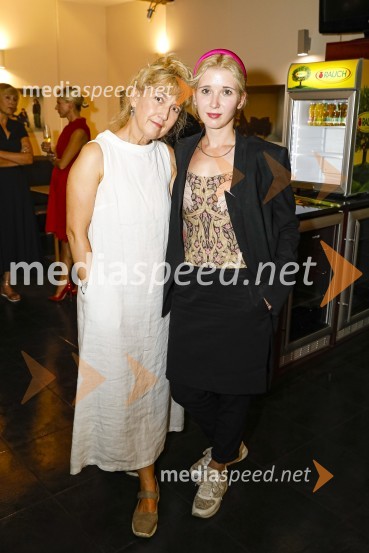  Barbara Hieng Samobor, direktorica in umetniška vodja MGL;  ... Trije milijoni minut, premiera