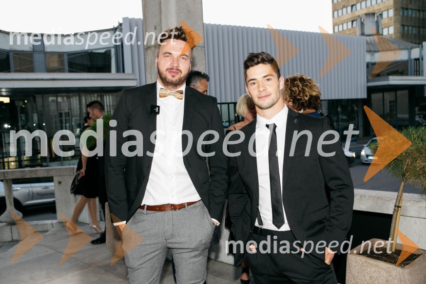  Robert Roškar, radijski voditelj;  ... Fatalni moški 2020 je Miha Deželak