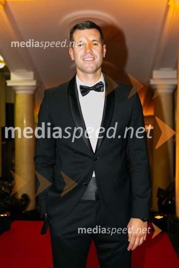  Sani  Bečirović, nekdanji košarkarFatalni moški 2020 je Miha Deželak