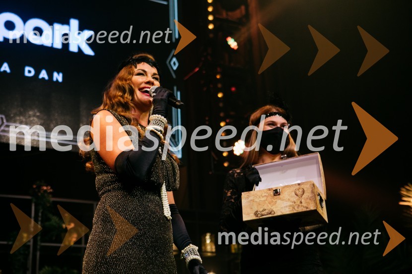  Rebeka Dremelj, pevka;  ... Fatalni moški 2020 je Miha Deželak