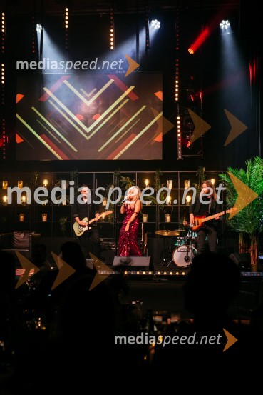  Peter Hudnik, King Foo, kitarist;  Aleksandra Josić, skupina King Foo, pevka;  Matej Sušnik, King Foo, basistFatalni moški 2020 je Miha Deželak