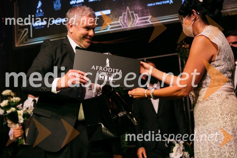  Miha Deželak, radijski voditelj, humanitarec, Fatalni moški 2020;  Miša Molk, televizijska voditeljica in urednicaFatalni moški 2020 je Miha Deželak