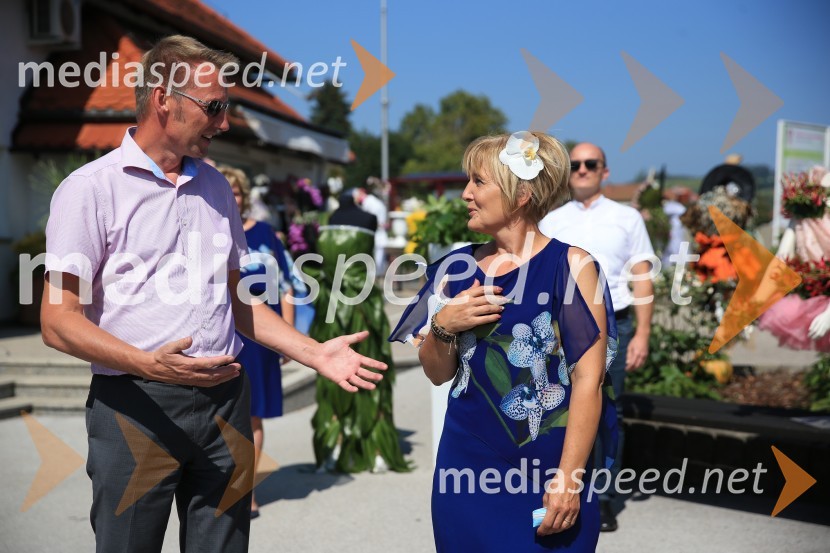  Sebastijan Zupanc, direktor, Zbornica komunalnega gospodarstva;  Darja Rus65 let hortikulturnega ustvarjanja Cvetličarne Aralija