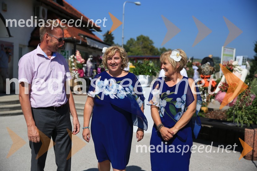  Sebastijan Zupanc, direktor, Zbornica komunalnega gospodarstva;  Ksenija  Gajić, vodja cvetličarne Aralija;  Darja Rus65 let hortikulturnega ustvarjanja Cvetličarne Aralija