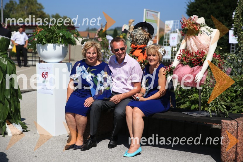  Ksenija  Gajić, vodja cvetličarne Aralija;  Sebastijan  Zupanc, direktor Zbornice komunalnega gospodarstva pri GZS;  Darja Rus65 let hortikulturnega ustvarjanja Cvetličarne Aralija