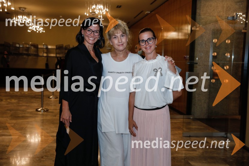  Simona  Belle, služba za stike z javnostmi MGL;  Barbara Hieng Samobor, direktorica in umetniška vodja MGL;  ... Turandot, premiera