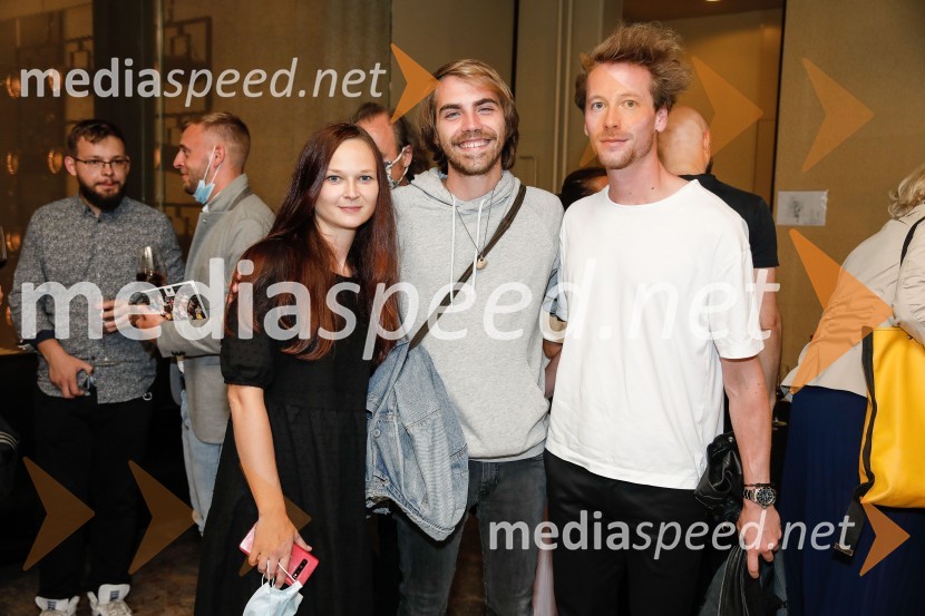  Katarina Koprivnikar, marketing MGL;  Matic Lukšič, igralec;  Nace FockTurandot, premiera