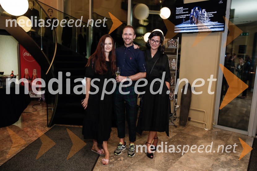  ... ;  ... ;  Simona  Belle, služba za stike z javnostmi MGLTurandot, premiera