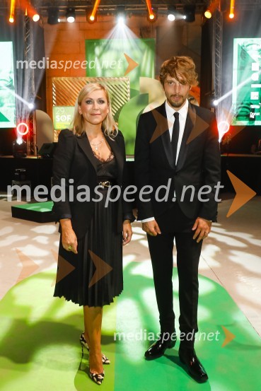  Mojca Briščik, direktorica SOZ (Slovenska oglaševalska zbornica);  Aljoša  Bagola, izvršni kreativni direktor Pristop CreativeOglaševalska osebnost leta je Marko Kolbl, SOF 2020