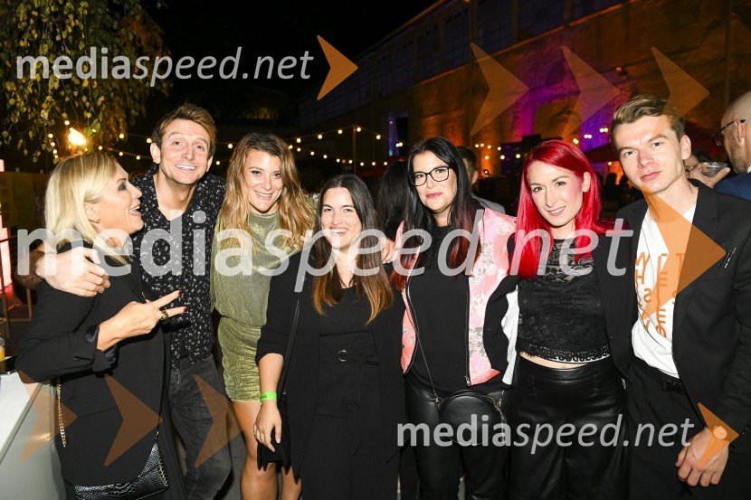  Mojca Briščik, direktorica SOZ (Slovenska oglaševalska zbornica);  Mark Adams, VICE media;  Milena  Jakovljević, strateška direktorica, DROM agency;  Maša Stanič, DROM agency;  Nina Jakovljević, direktorica, DROM agency;  Zala Maček, DROM agency;  Marko Klemen, DROM agencyOglaševalska osebnost leta je Marko Kolbl, SOF 2020