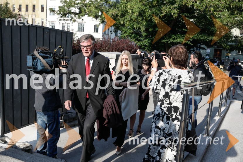  Boris Grobelnik, Odvetniška družba Grobelnik in partnerji d.o.o.;  Julija AdlešičJulija Adlešič in Sebastien Abramov, primer Odrezana roka - razglasitev sodbe