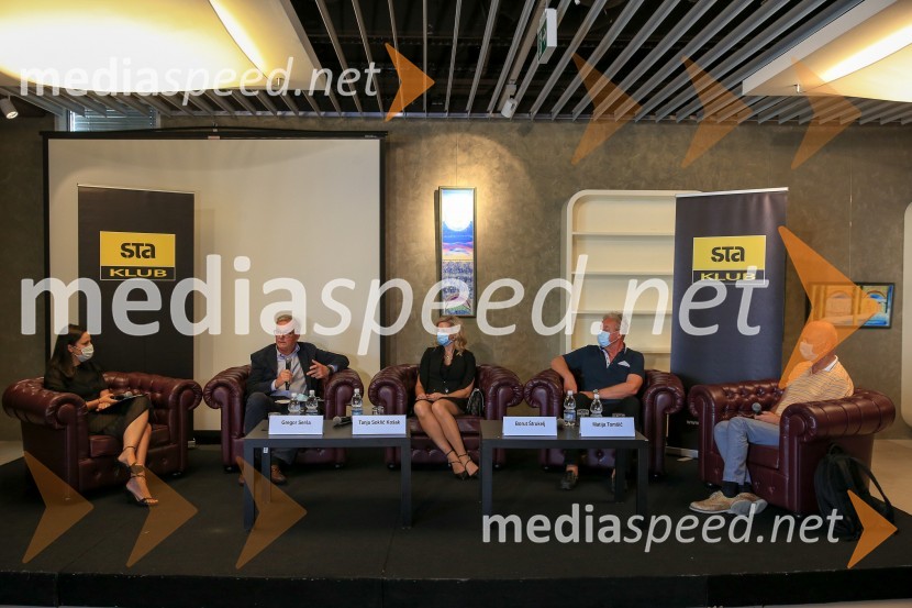 Omejitve zaradi epidemije pustile pečat na področju raziskovanja, okrogla miza STA kluba