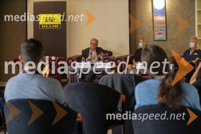 Omejitve zaradi epidemije pustile pečat na področju raziskovanja, okrogla miza STA kluba