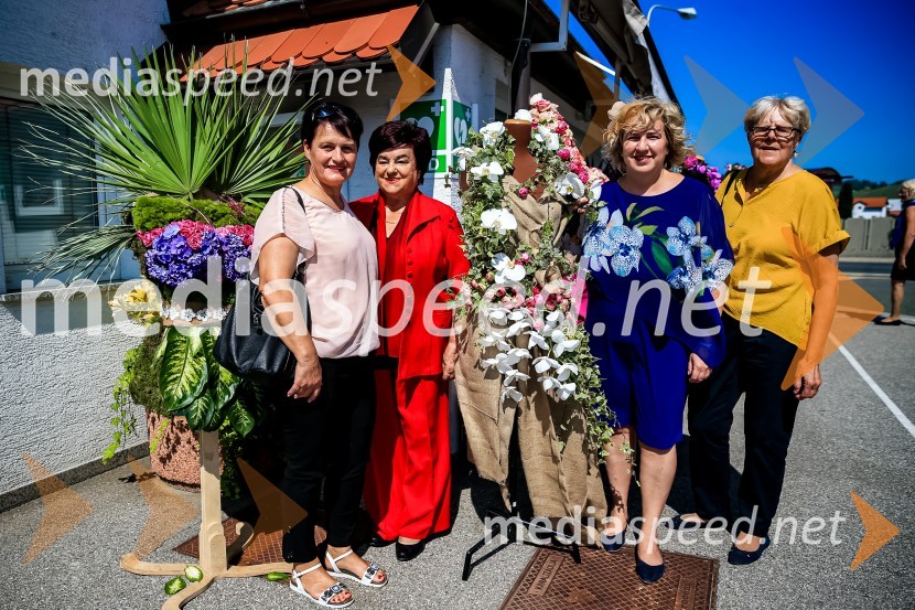  ... ;  Ana Onič;  Ksenija  Gajić, vodja cvetličarne Aralija;  ... 65 let hortikulturnega ustvarjanja Cvetličarne Aralija