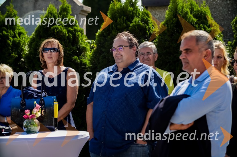  ... ;  Rado Škofič;  ... 65 let hortikulturnega ustvarjanja Cvetličarne Aralija