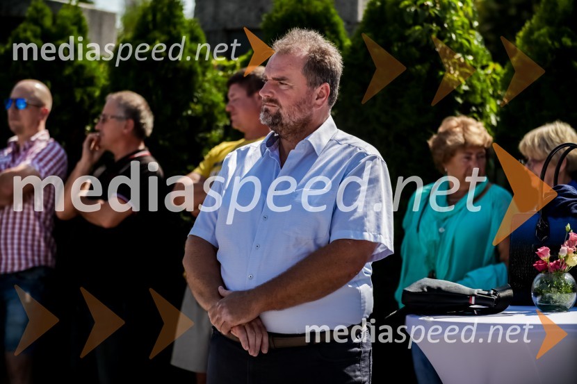  Boris  Železnik, predsednik nadzornega sveta PPMB65 let hortikulturnega ustvarjanja Cvetličarne Aralija