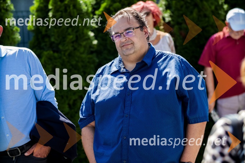  Rado Škofič65 let hortikulturnega ustvarjanja Cvetličarne Aralija