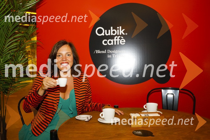  Petra Košir, oglasno trženje revije GLOSSOtvoritev salona Qubik Caffe