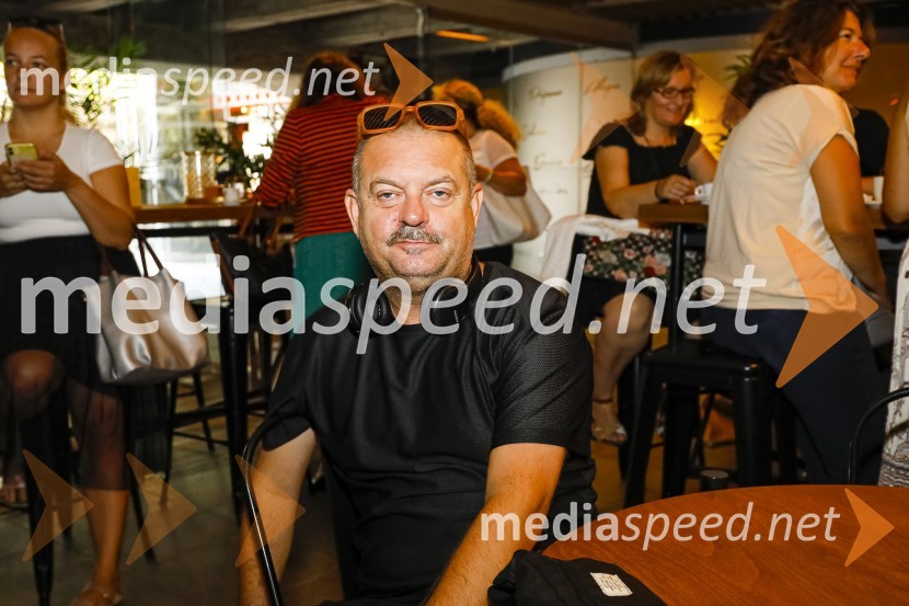 Otvoritev salona Qubik Caffe