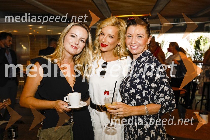  ... ;  Jasna Vale, Instagram ikona;  ... Otvoritev salona Qubik Caffe