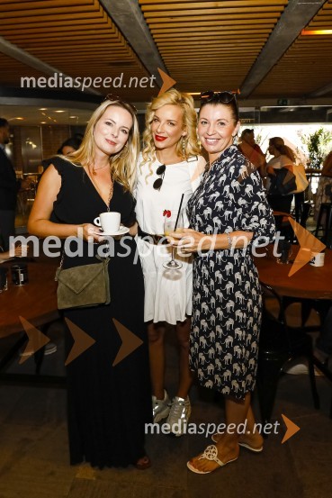  ... ;  Jasna Vale, Instagram ikona;  ... Otvoritev salona Qubik Caffe