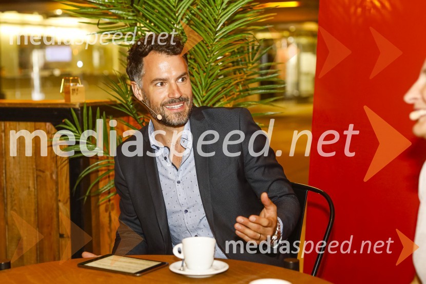  David Urankar, televizijski voditelj, manekenOtvoritev salona Qubik Caffe