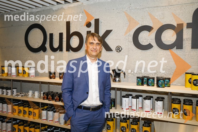  Igor Kobal, direktor podjetja QubikcaffeOtvoritev salona Qubik Caffe