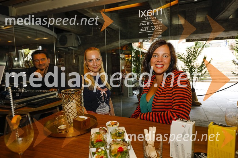 Otvoritev salona Qubik Caffe