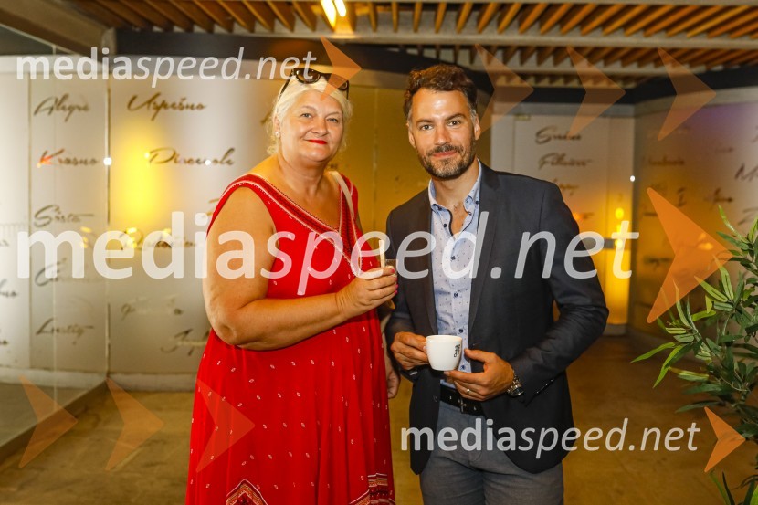  ... ;  David Urankar, televizijski voditelj, manekenOtvoritev salona Qubik Caffe