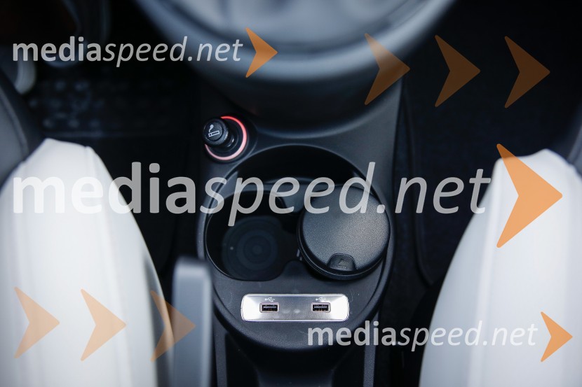 Fiat 500 Hybrid, slovenska predstavitev