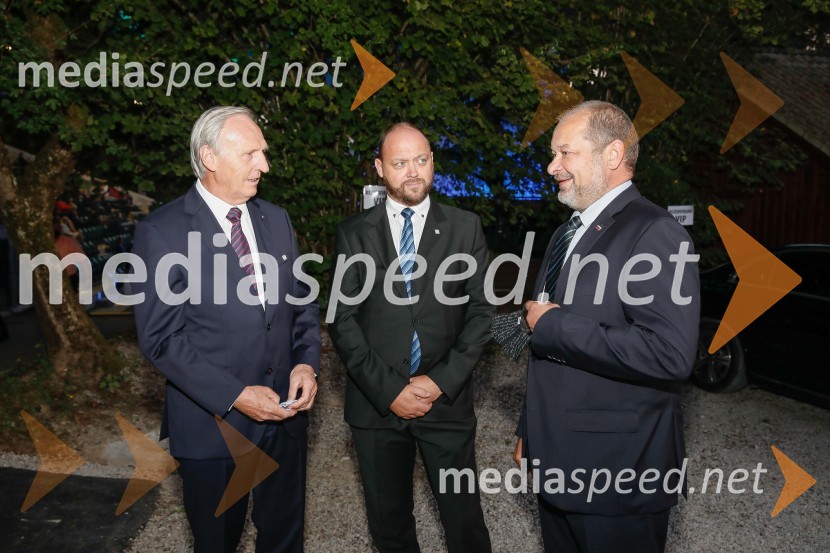  ... ;  Boštjan Gorjup, direktor podjetja BSH, predsednik Gospodarske zbornice Slovenije;  Alojz  Kovšca, predsednik Državnega sveta Republike Slovenije52. podelitev Nagrad GZS za izjemne gospodarske in podjetniške dosežke