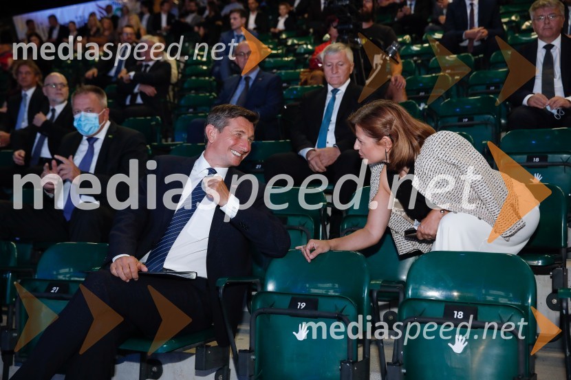  Borut Pahor, predsednik Republike Slovenije; mag. Sonja  Šmuc, generalna direktorica Gospodarske zbornice Slovenije52. podelitev Nagrad GZS za izjemne gospodarske in podjetniške dosežke