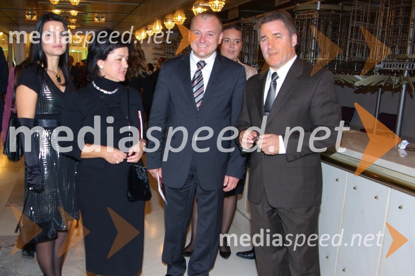 Tanja, žena Franca Kanglerja, Marija, žena Janeza Ribiča, Franc Kangler, župan Maribora in Janez Ribič, Janez Ribič, župan občine DuplekPremiera opere Madame Butterfly