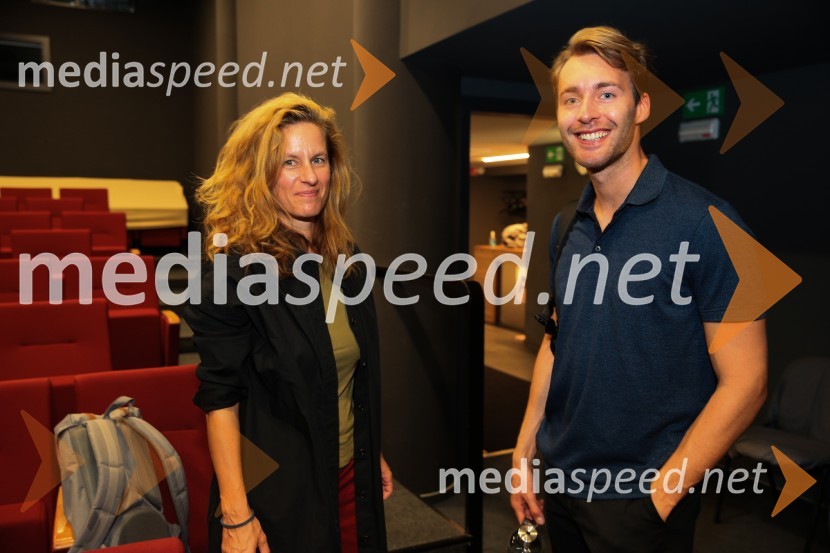  Polona Janežič, glasbenica;  Luka Bokšan, igralecMarjetka str. 89, premiera SLG Celje