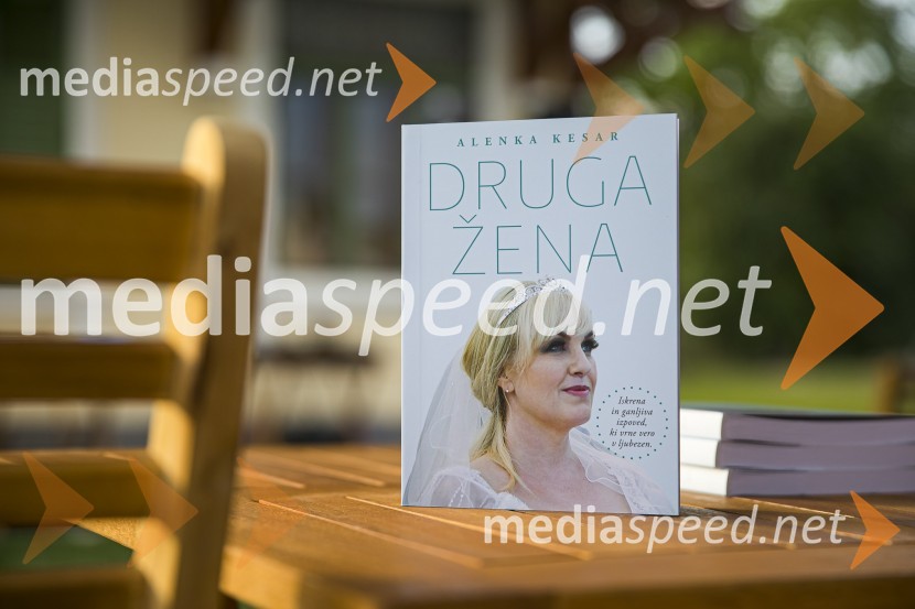 Alenka Kesar je izdala knjigo Druga žena