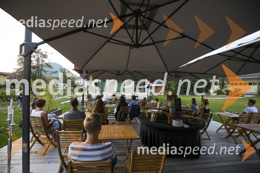 Alenka Kesar je izdala knjigo Druga žena