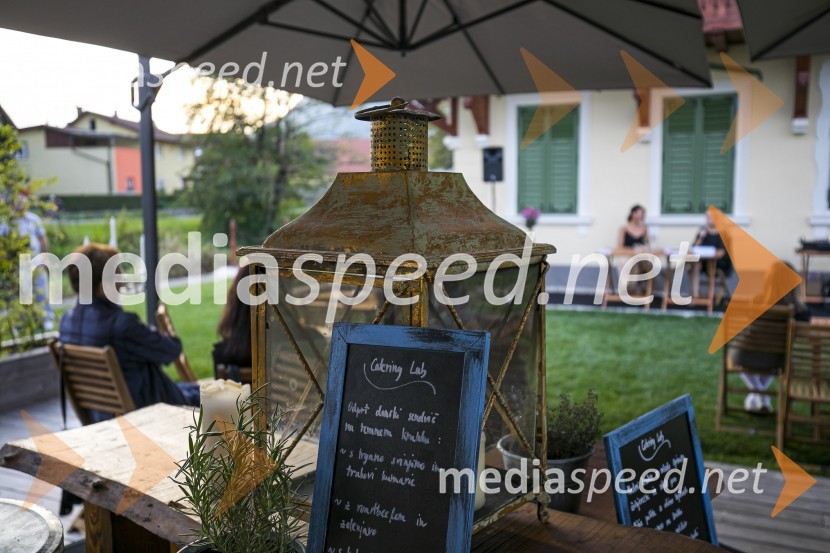 Alenka Kesar je izdala knjigo Druga žena