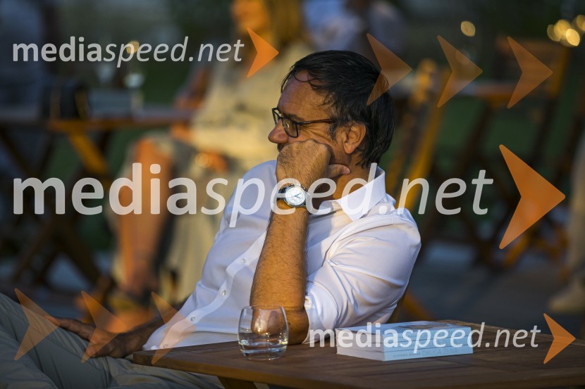 Alenka Kesar je izdala knjigo Druga žena