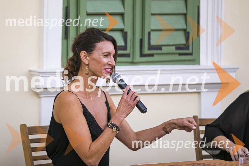  Sanja Macur, voditeljicaAlenka Kesar je izdala knjigo Druga žena