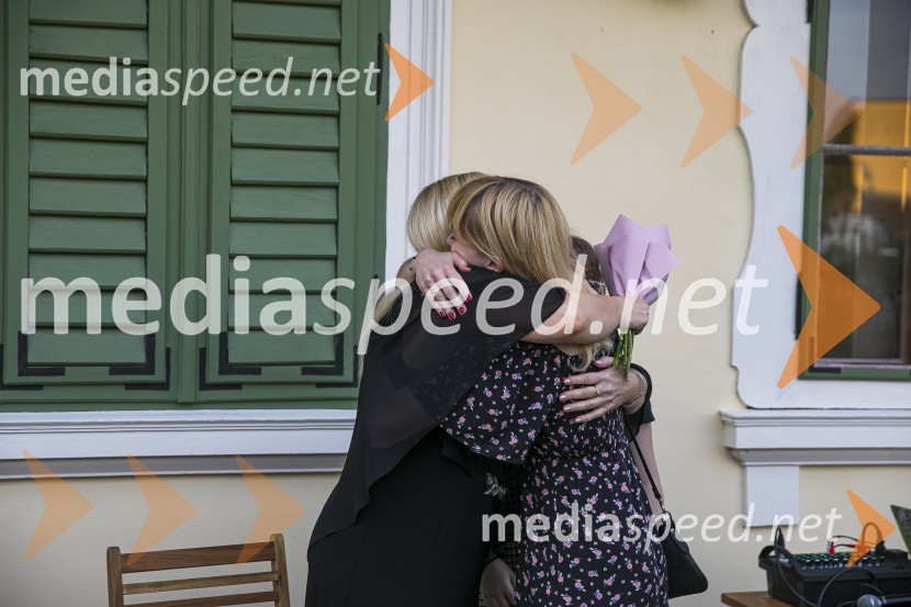 Alenka Kesar je izdala knjigo Druga žena